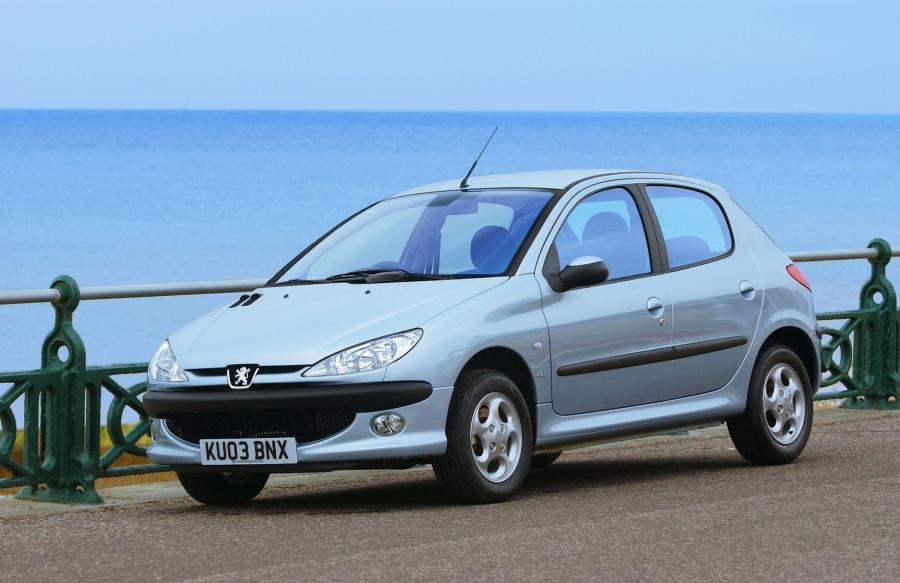  Peugeot 206 1998 года  (фото 11 из 46)